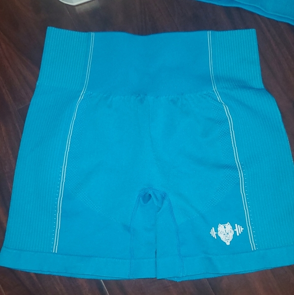 Shorts & bra workout set💙 - Picture 2 of 6